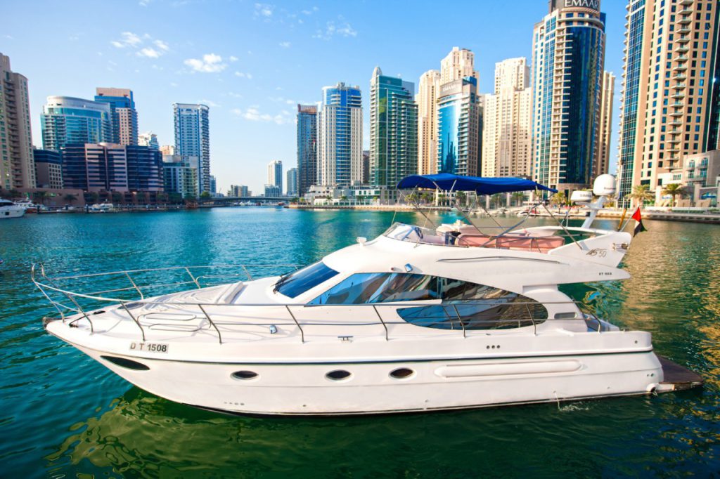 rent a yacht in dubai for party